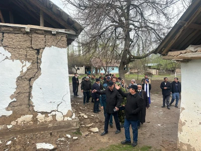 Рашт. Зарари зилзила бартараф мешавад