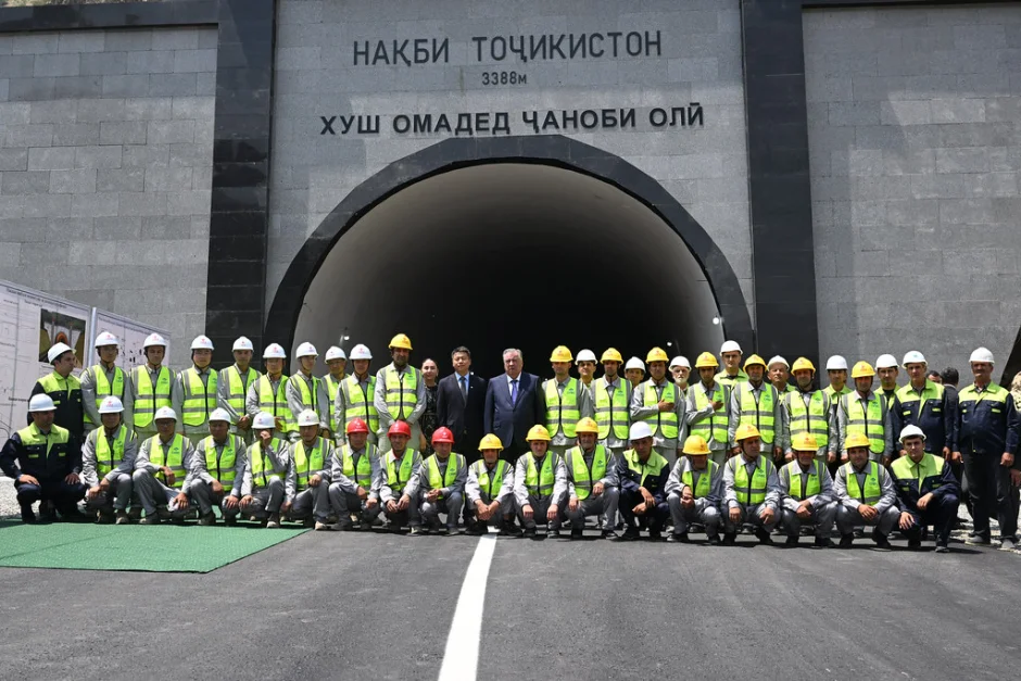 Ба истифода додани қисми шоҳроҳи Кӯлоб-Хоруғ-Кулма-Чин аз маркази ноҳияи Дарвоз то дарвозаи Рӯшон