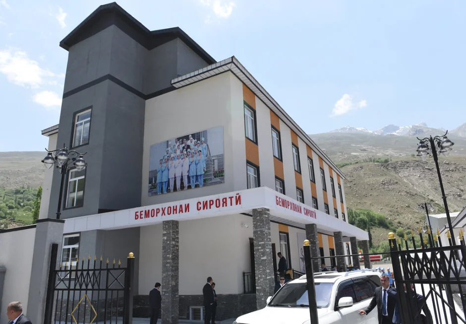 Ифтитоҳи беморхонаи сироятӣ дар ноҳияи Роштқалъа