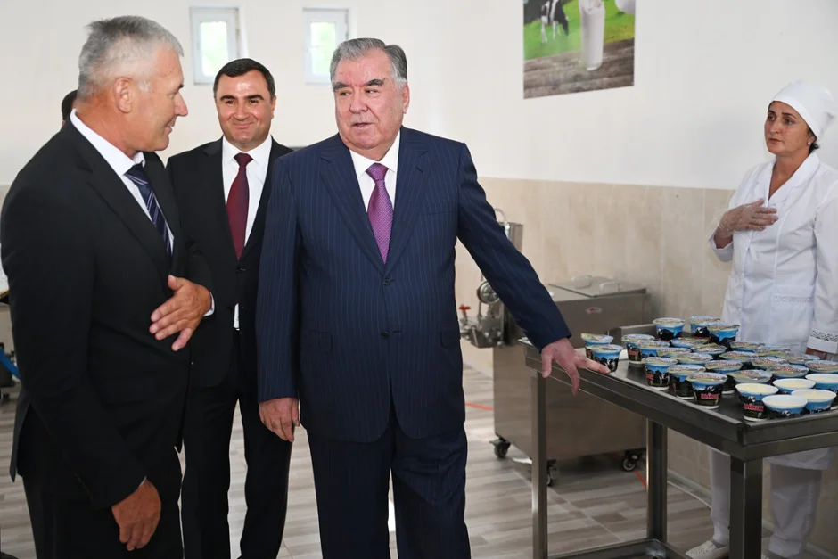 Ифтитоҳи Корхонаи маҳсулоти ширӣ ва нонӣ ҶДММ Ганҷи Рӯшон