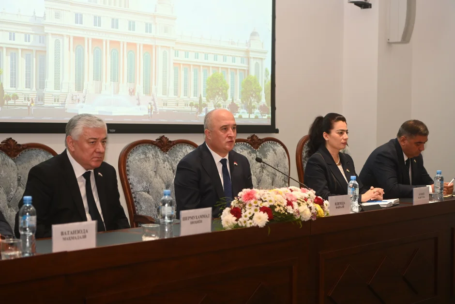 Ҳамоиши тантанавӣ ба муносибати Рӯзи Маҷлиси Олӣ