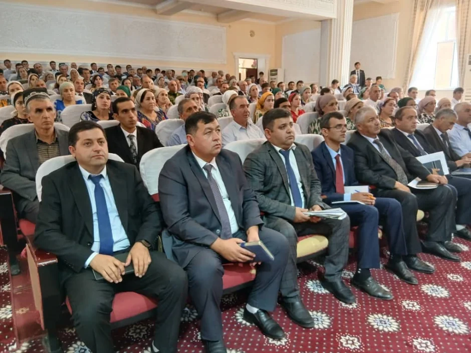 Мулоқоти Файзалӣ Идизода бо сокинони Сангвору Лахш