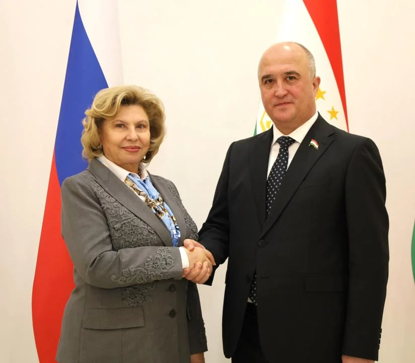 Вохӯрии Файзалӣ Идизода бо Татяна Москалкова