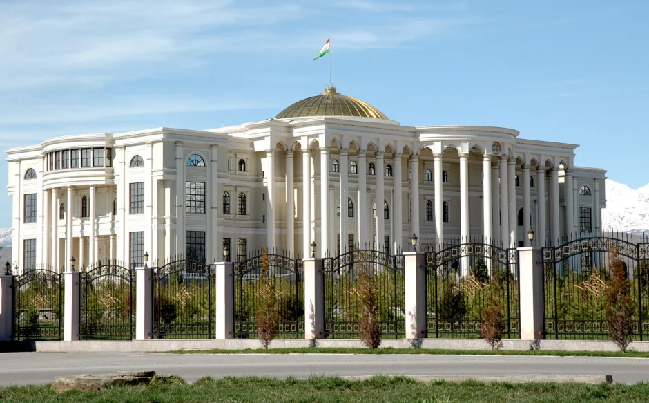 Ба имзо расидани як қатор қонунҳо