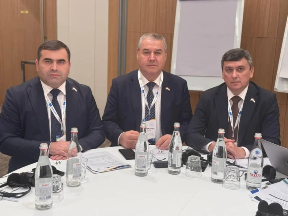 Баррасии гузариш ба иқтисоди давравӣ аз ҷониби вакилони парлумонҳои Осиёи Марказӣ