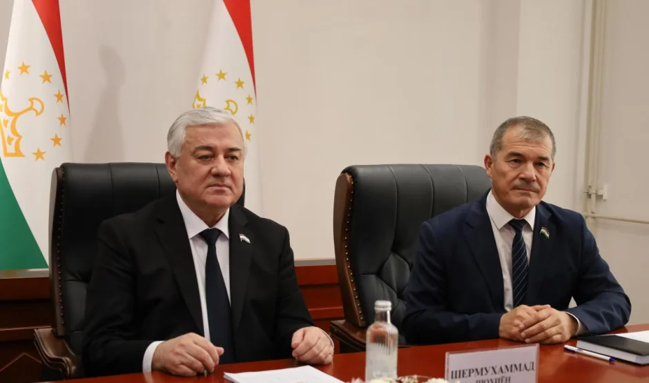 Баррасии ҳамкориҳои парлумонӣ бо Беларус