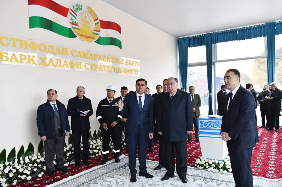 Ба кор даровардани 3 гидроагрегати неругоҳи Қайроққум дар шаҳри Гулистон