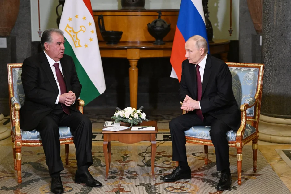 Мулоқот бо Президенти Федератсияи Русия Владимир Путин