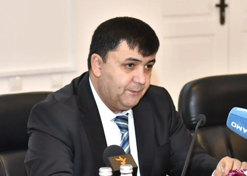 Шумораи занон дар хизмати давлатӣ меафзояд