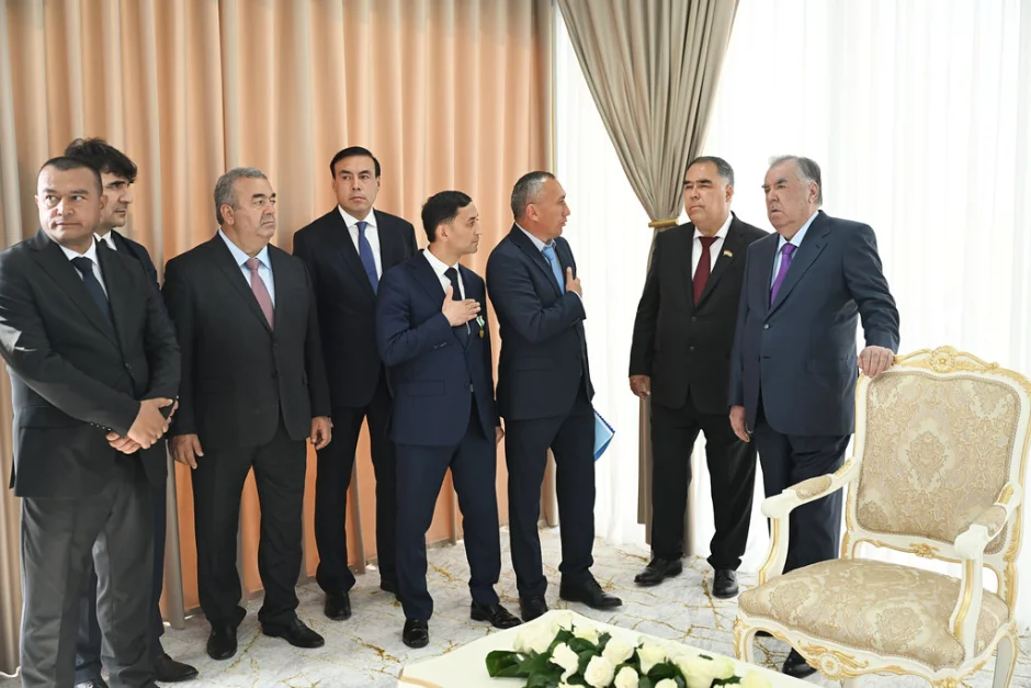 Муаррифии лоиҳаи азхудкунии 1400 гектар замини бекорхобида, пойгоҳи обкашӣ, сардхона, коргоҳи бастубанди мева ва хоҷагии чорводорӣ дар шаҳри Исфара