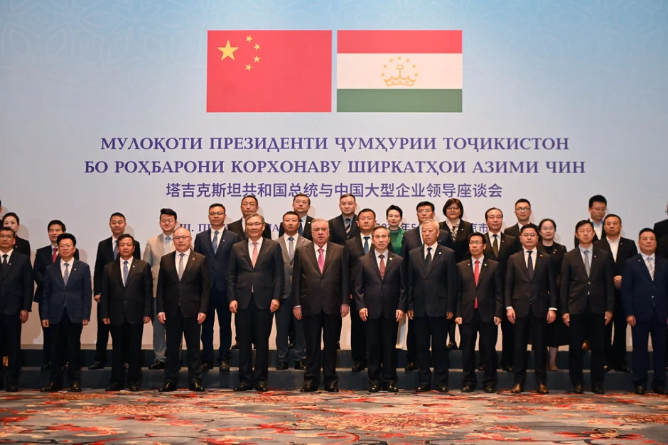 Мулоқоти Президенти Ҷумҳурии Тоҷикистон бо ширкатҳои Ҷумҳурии Мардумии Чин
