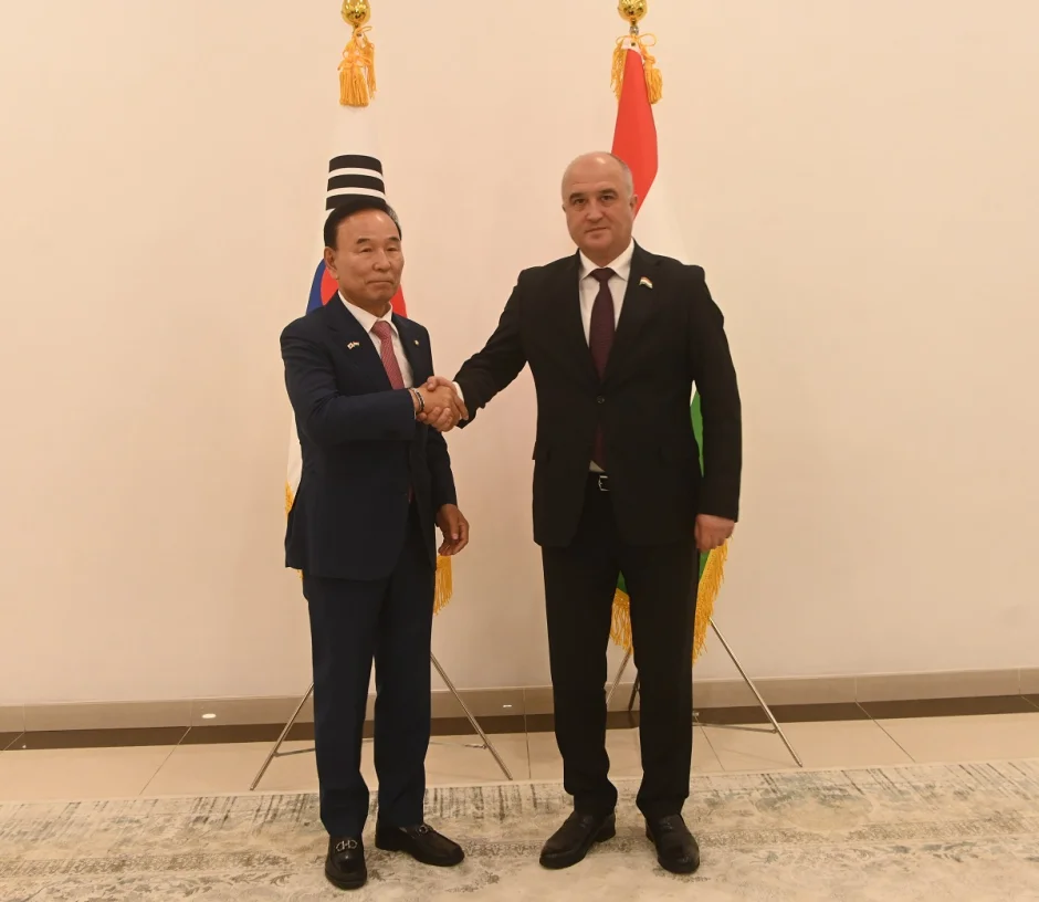 Баррасии ҳамкориҳои парлумонӣ бо Корея